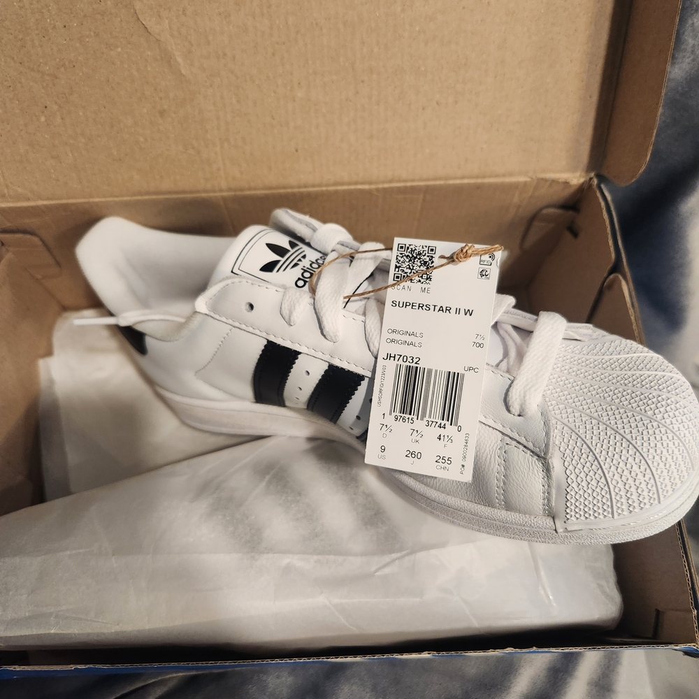 adidas Superstar II Sneakers in White with Black Stripes - Picture 2 of 13